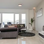 Holiday home Luxurious In