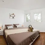 Luxurious In Holiday home