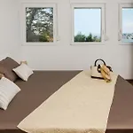 Luxurious In Podstrana