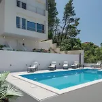 Luxurious In