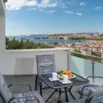 Luxurious In Holiday home Podstrana