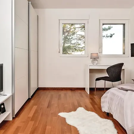 4 Bedroom Gorgeous In *
