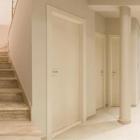 4 Bedroom Gorgeous In Podstrana