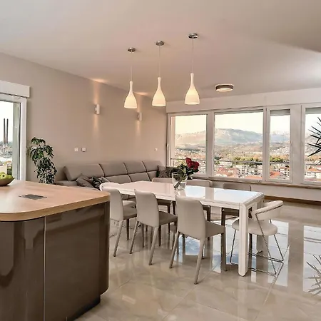 4 Bedroom Gorgeous In *