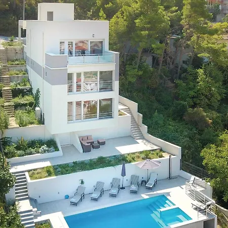 Holiday home 4 Bedroom Gorgeous In *