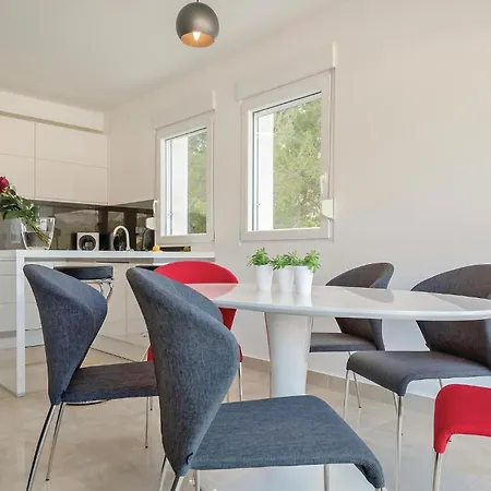 4 Bedroom Gorgeous In *