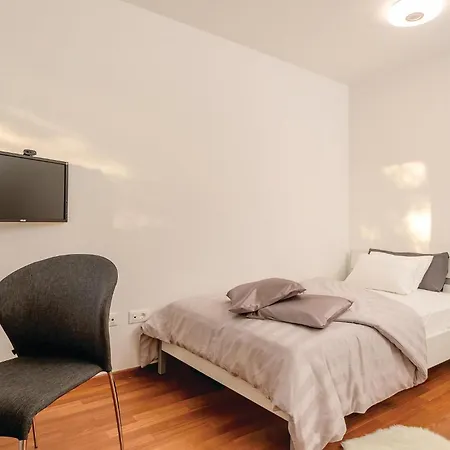 Holiday home 4 Bedroom Gorgeous In