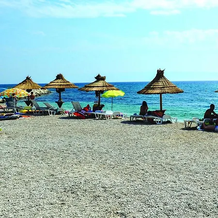 Holiday home 4 Bedroom Gorgeous In Podstrana