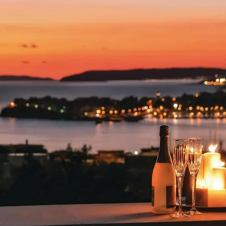 Luxurious In Holiday home