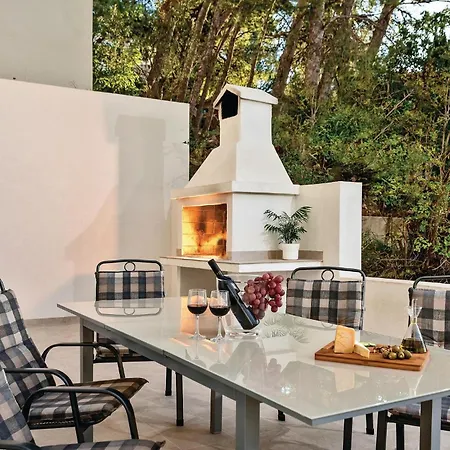 Holiday home 4 Bedroom Gorgeous In *