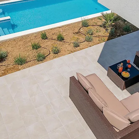 4 Bedroom Gorgeous In *